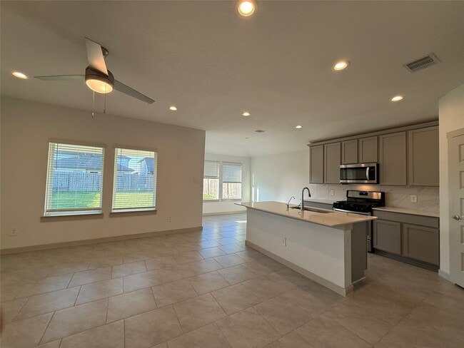 Building Photo - 28918 Yulee Mill Dr