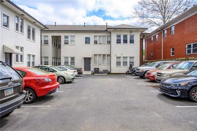 Building Photo - 600 Parkway Dr NE