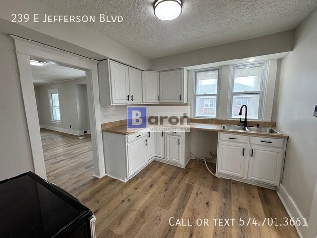 Building Photo - 239 E Jefferson Blvd