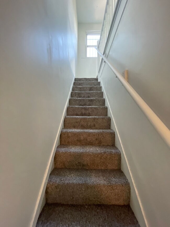 Building Photo - Cozy 3 Bedroom 1 Bath Home! - THIS PROPERTY HAS A PENDING APPLICATION. PLEASE CHECK WITH OUR OFFI...