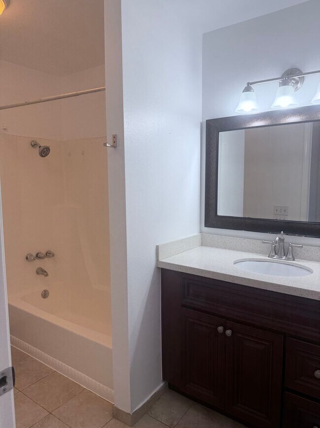 Building Photo - MOVE-IN SPECIAL FOR JULY - 3 Br 2 ba with ...