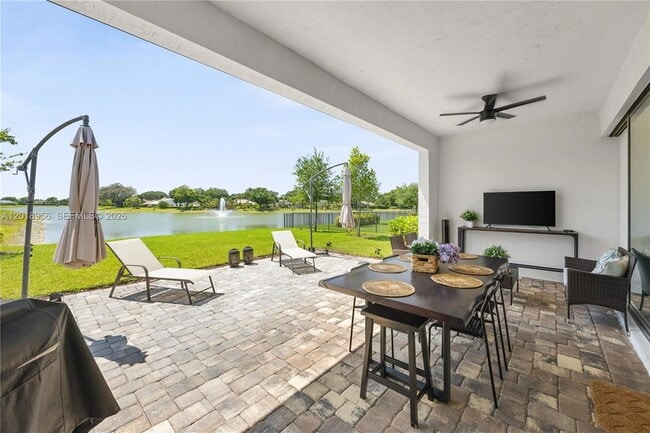 Building Photo - 4549 Pinehurst Trl W