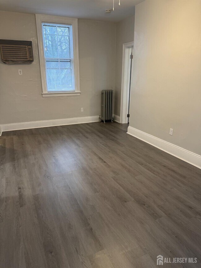 Building Photo - 76 S Adelaide Ave