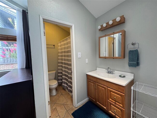 Building Photo - 7122 Wood Hollow Dr