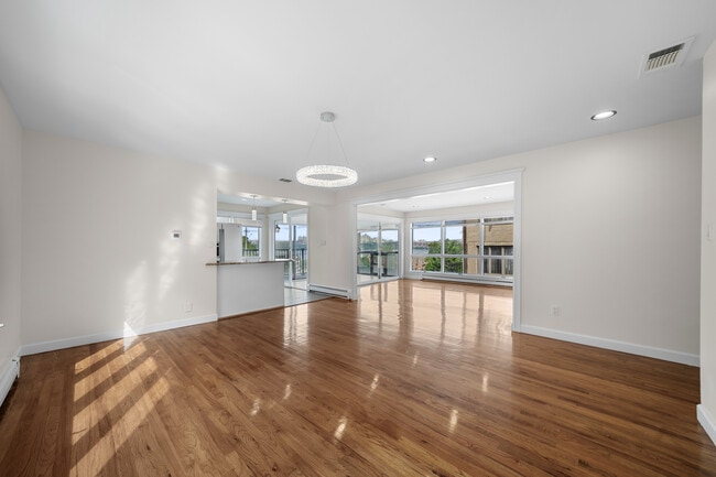 Building Photo - 9 Sterling Pl