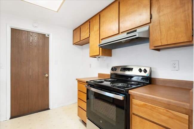 Building Photo - 7406 Rush River Dr