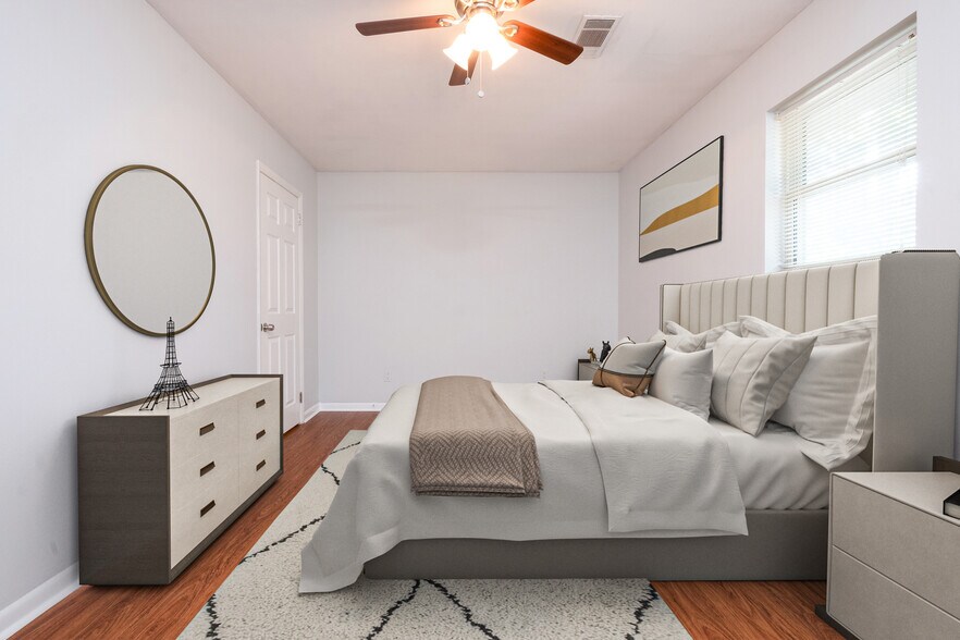 Building Photo - 7403 L St