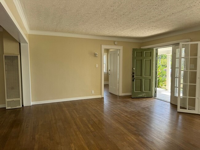 Building Photo - 4817 6th Ave