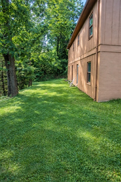 Back Yard Area - 929 Union Ave