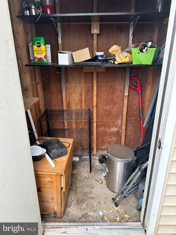 Building Photo - 7943 Timarand Ct