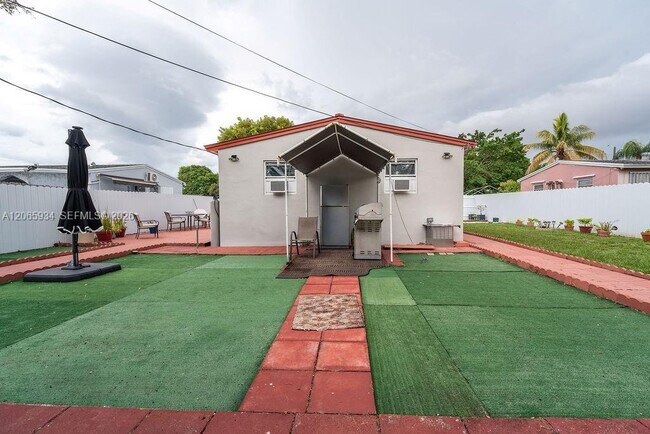 Building Photo - 1600 N 68th Ave