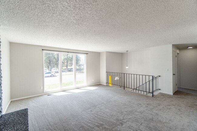 Building Photo - Gorgeous Single Family Home in Spokane's S...