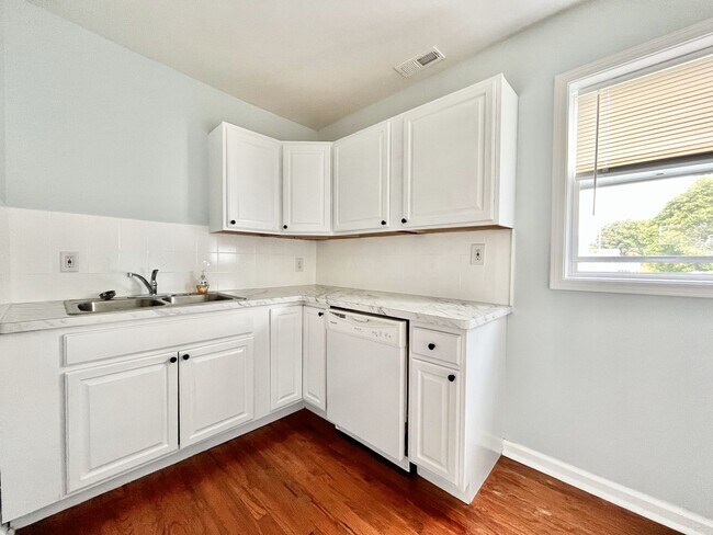 Building Photo - 538 Fremont Ave NW