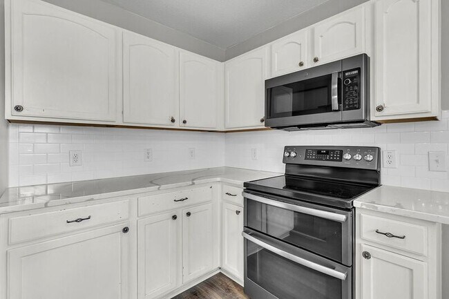 Building Photo - 403 Dovetail Cir