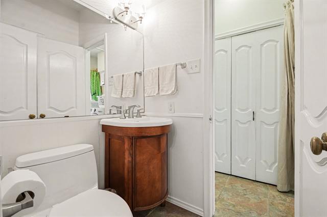 Building Photo - 14140 Hillcrest Rd