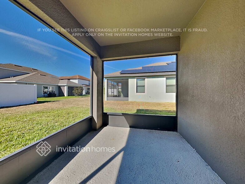 Building Photo - 11833 Thicket Wood Dr