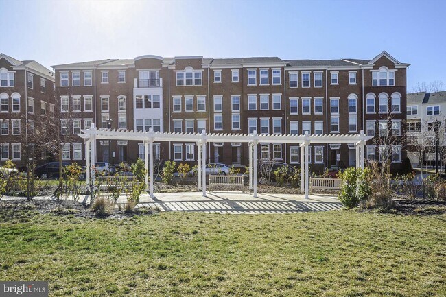 Building Photo - 3028 Rittenhouse Cir