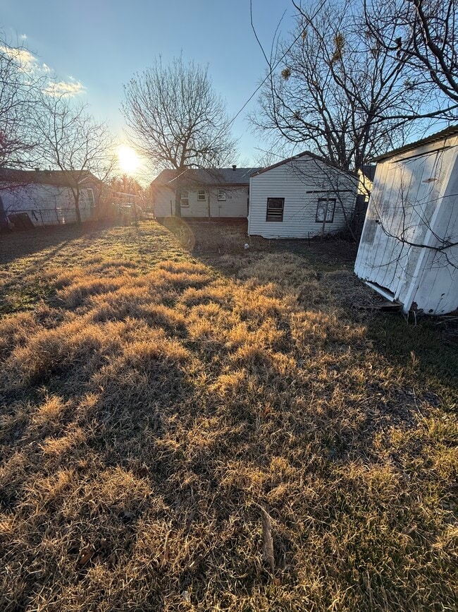 Building Photo - 1913 Gilbert Ave
