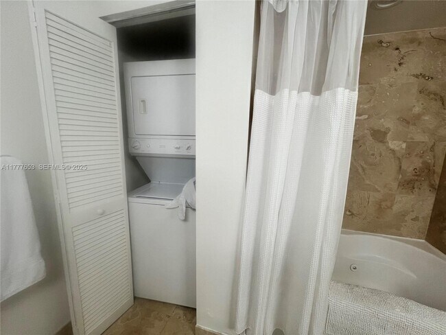 Building Photo - 41 SE 5th St