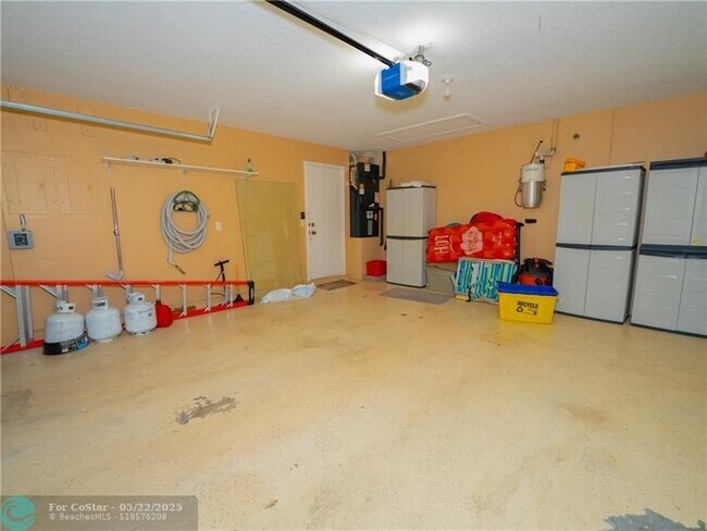 Building Photo - 20107 Ocean Key Dr