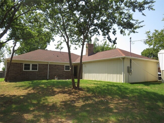 Building Photo - 3316 Darby Ln
