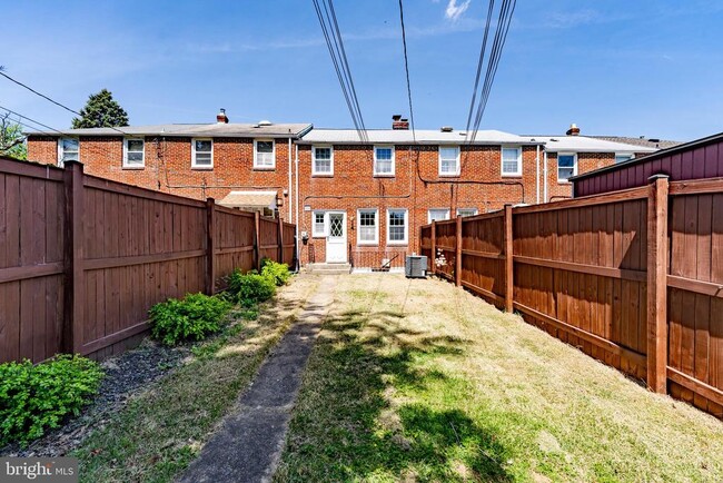 Building Photo - 8321 Byington Rd