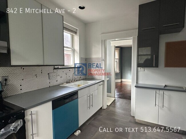 Building Photo - 842 E Mitchell Ave