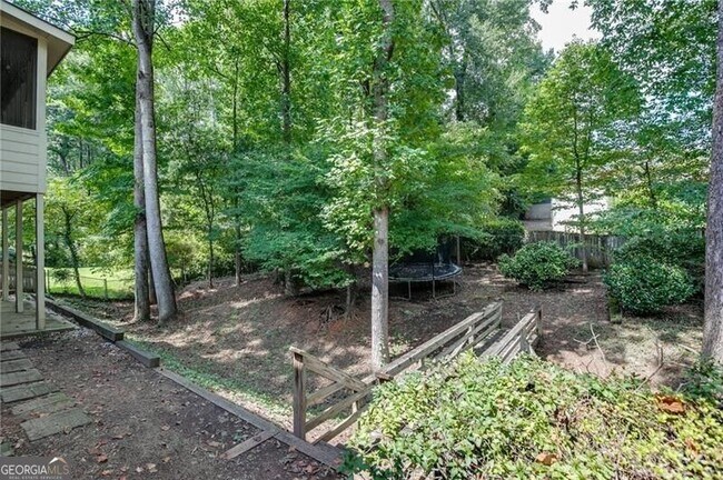 Building Photo - 766 Chesterfield Dr