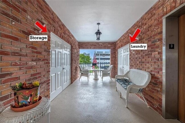 Building Photo - 2424 NE 9th St