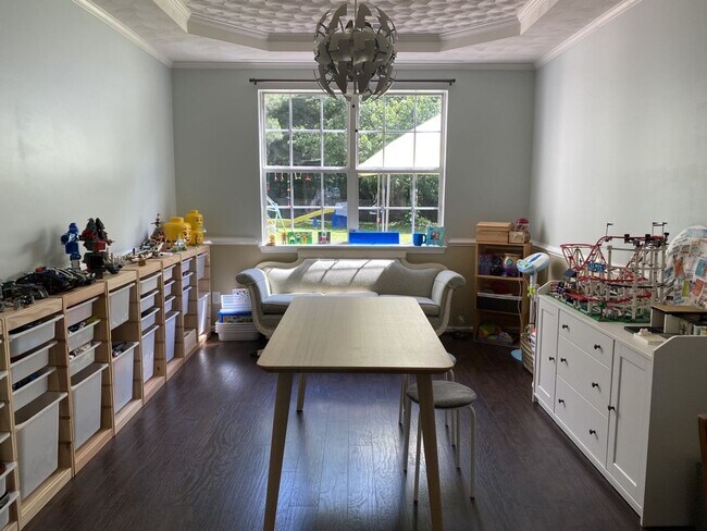Building Photo - 2544 Penshurst Way