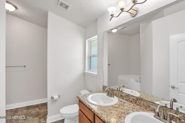 Building Photo - 5816 Round Table Rd