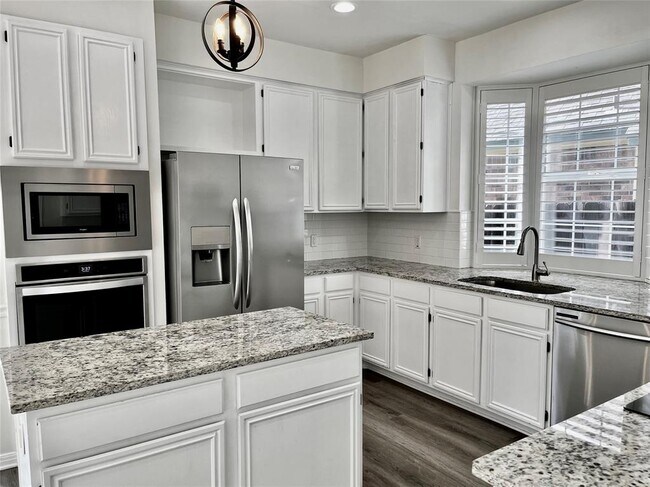 Building Photo - 16909 Dorman Dr