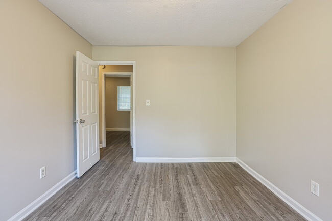 Building Photo - 3200 Carmel Dr