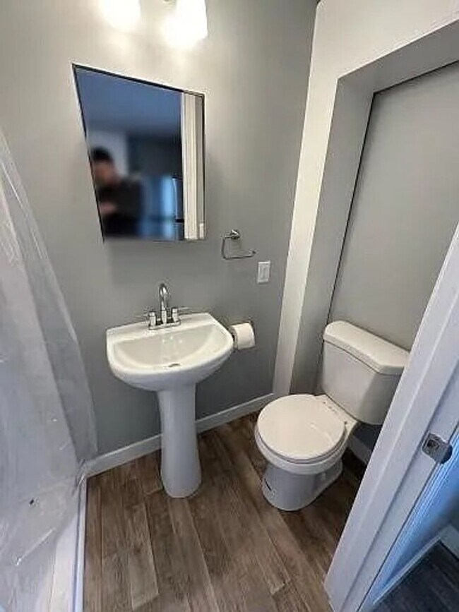 Building Photo - 138 E Stockbridge Ave