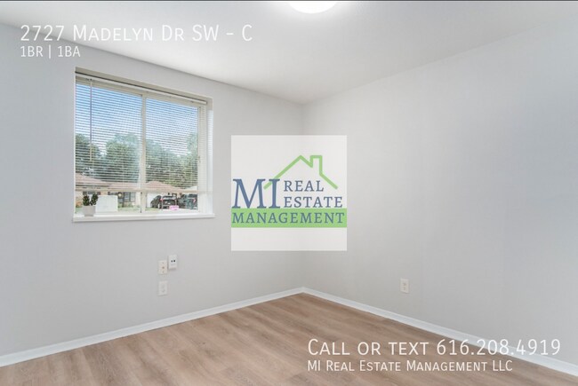 Building Photo - 2727 Madelyn Dr SW