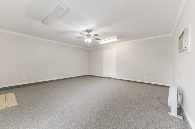 Building Photo - 5701 Village Arbour Dr