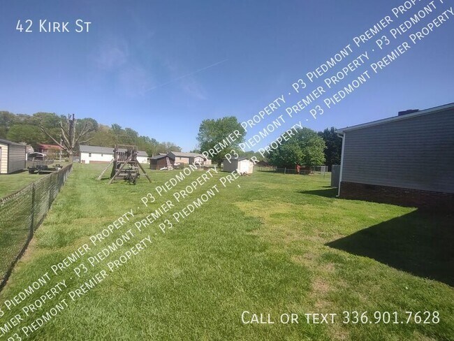 Building Photo - 42 Kirk St