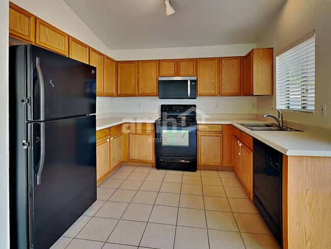 Building Photo - 12734 W Sweetwater Ave