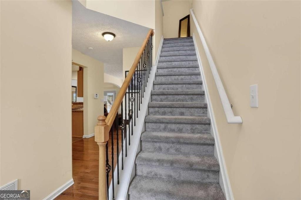 Building Photo - 5556 Cascade Run