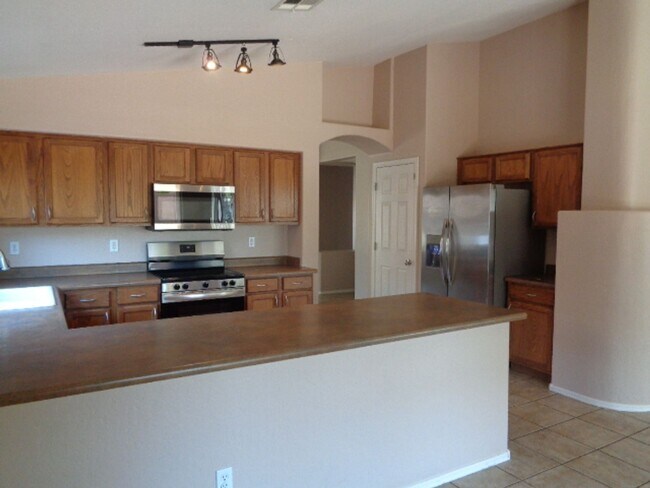 Building Photo - Beautiful 3 bedroom home in lovely neighbo...