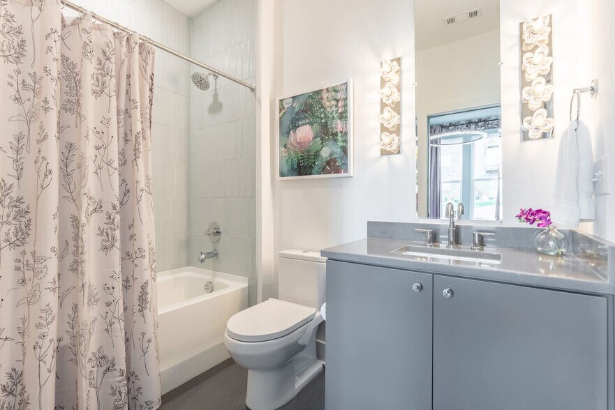 Building Photo - 89 Lucile St