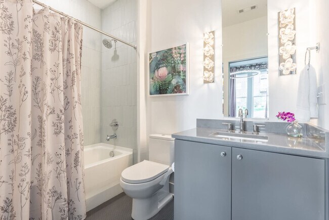 Building Photo - 87 Lucile St