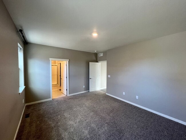 Building Photo - 6130 B Street Rd