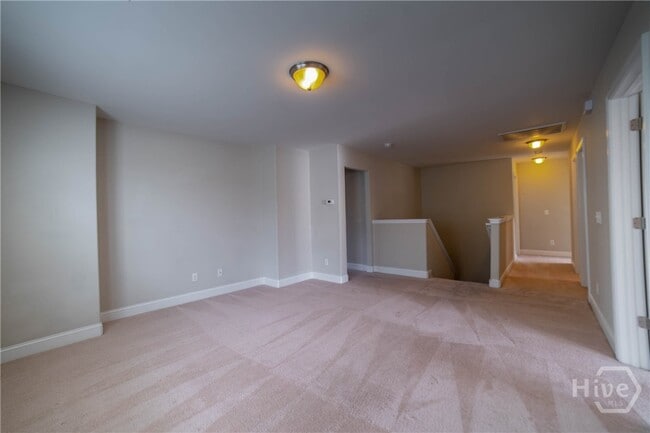 Building Photo - 126 Endicott Dr