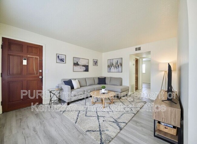 Building Photo - 304 Quachita Trail