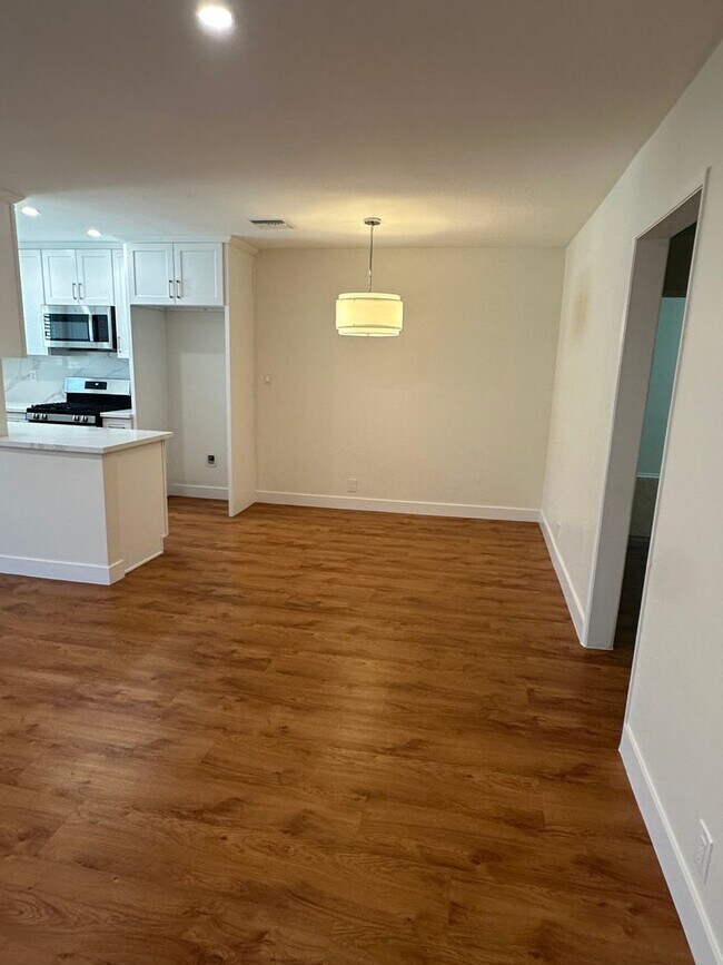 Interior Photo - 561 East Orange Grove Avenue