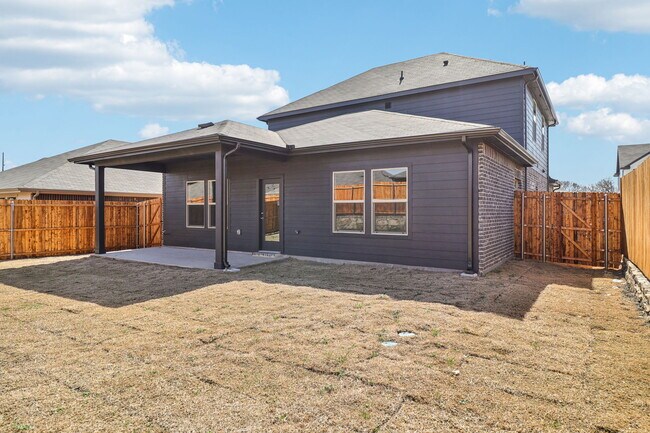 Building Photo - 2113 Gustavus Dr