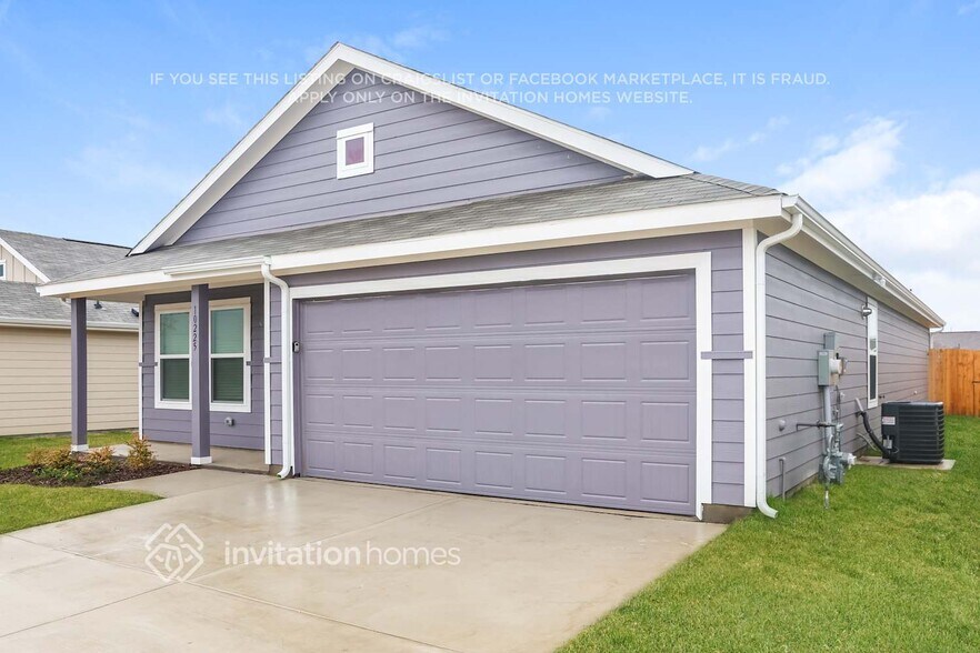 Building Photo - 10225 Hackberry Spg Wy