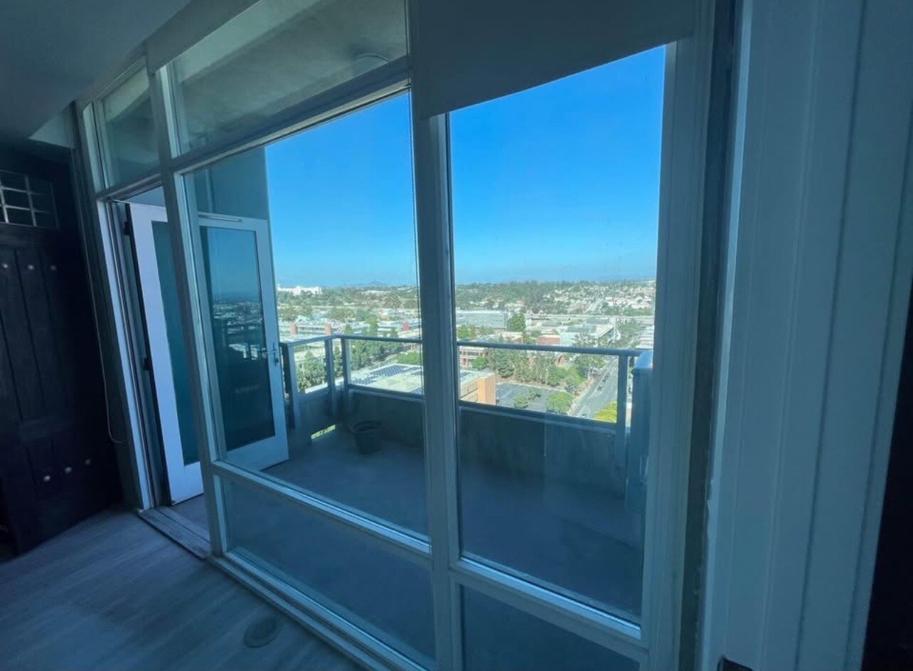 Building Photo - 1080 Park Blvd