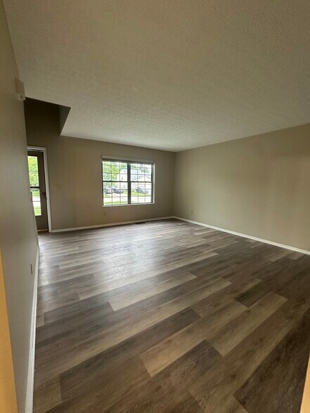 Building Photo - 3303 Windridge Dr